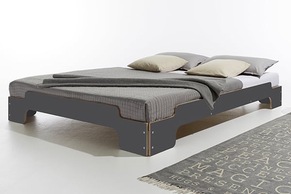 可堆叠床STACK通过ROLF HEIDE自1967年以来，一个永恒的概念，极值舒适性和纯粹的现代行。