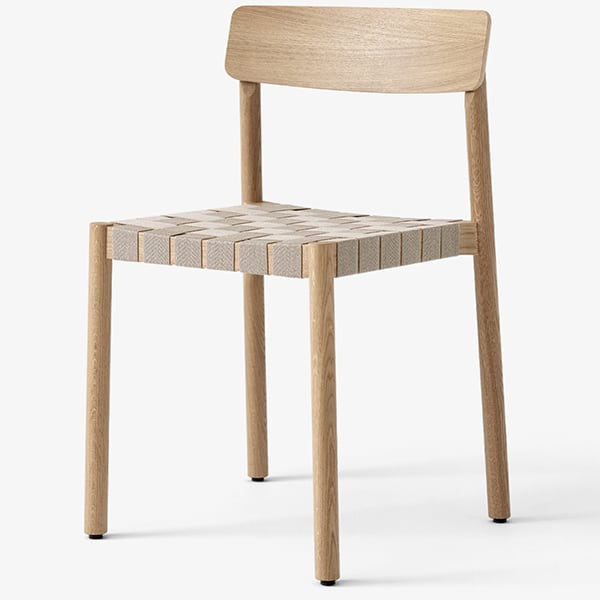 BETTY TK1、積み重ね可能なデザインの木製椅子、＆TRADITION