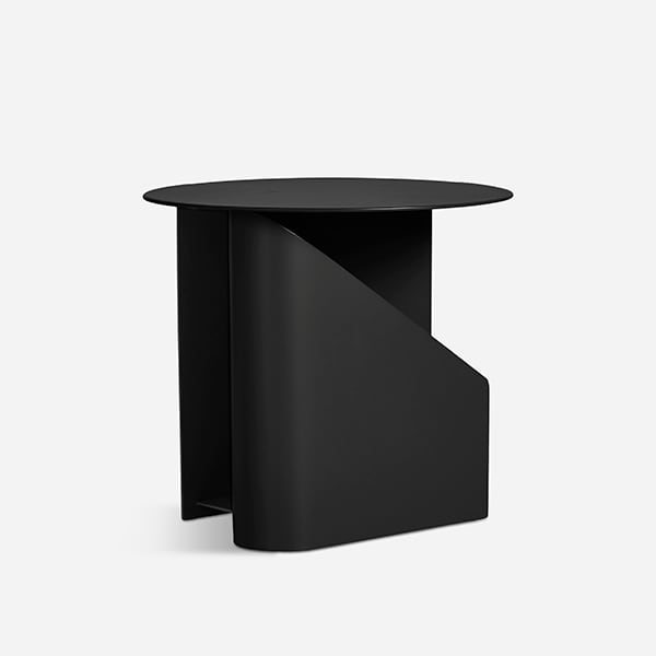 SENTRUM طاولة جانبية وتصميم هندسي. WOUD